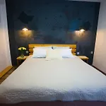 Проживание в семье Friz&fany Charm House *