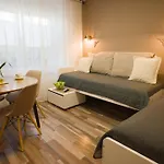 Friz&fany Charm House Проживание в семье Постойна