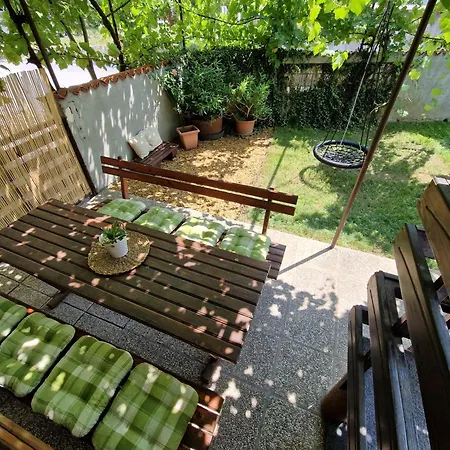 Friz&fany Charm House Проживание в семье Постойна