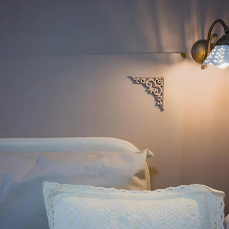 Проживание в семье Friz&fany Charm House